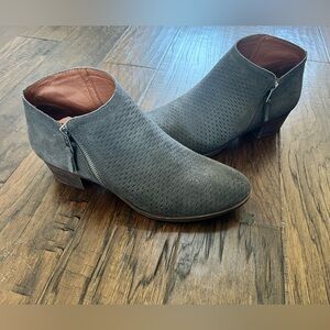 Lucky Brand Brielley Perforated Ankle Booties Suede Leather Dark Ash Grey 12
